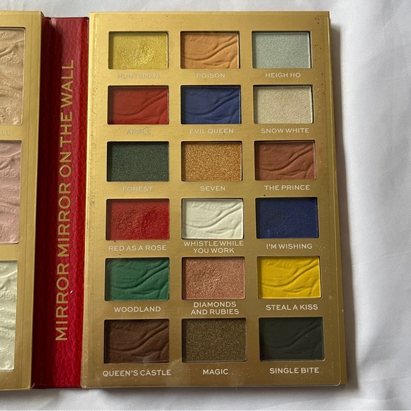 Revolution Beauty Disney Princess Snow White Palette - Picture 2 of 5